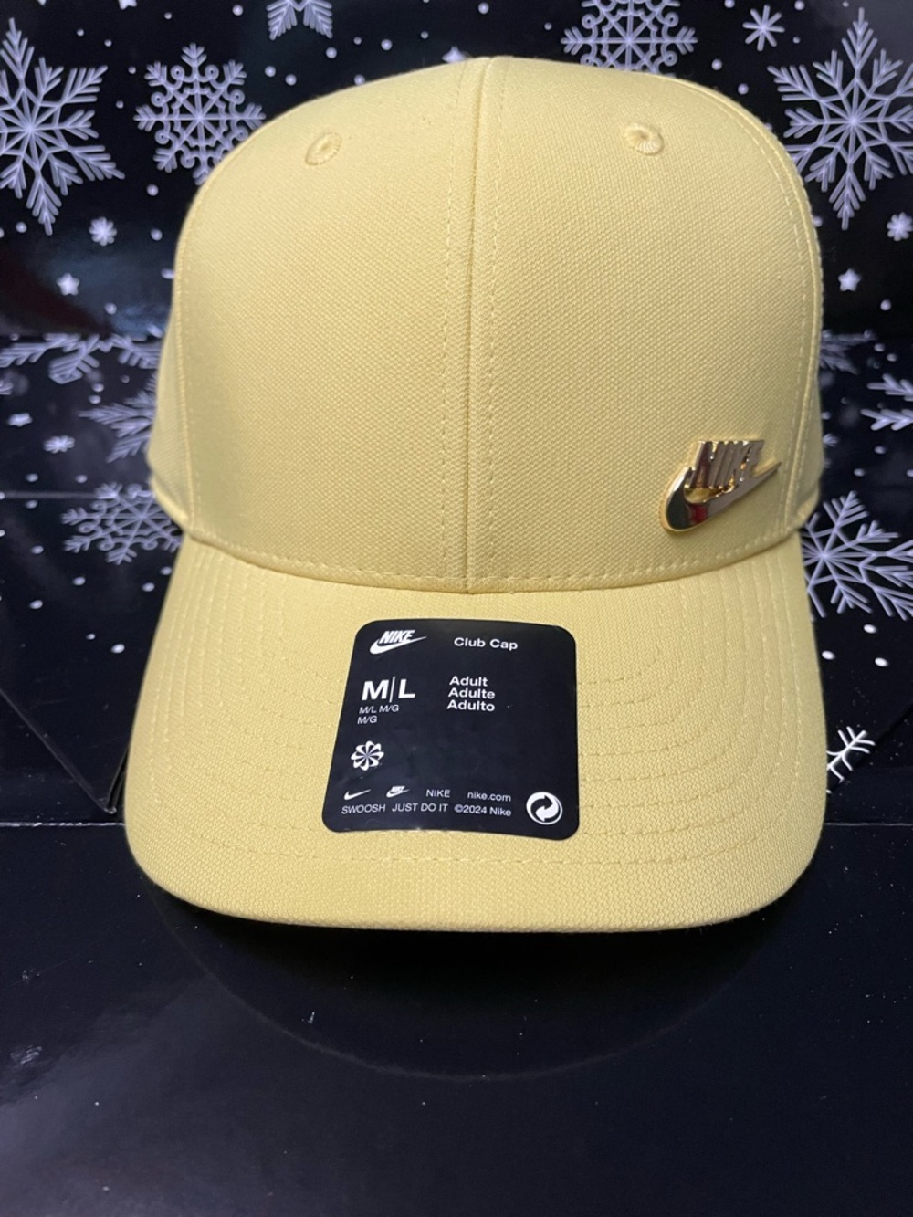 Nike Men’s Pale Yellow Club Cap with Gold Swoosh Pin